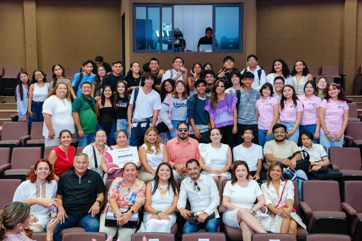 Mara Lezama entrega 1.5 mdp a 10 proyectos de científicas en Quintana Roo