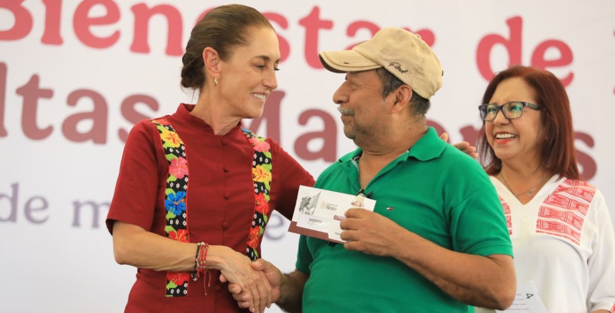 Sheinbaum y May supervisan obras y entregan apoyos en gira por Tabasco