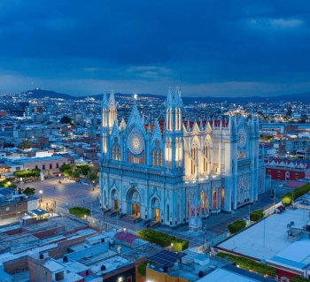 Guanajuato transmitirá partidos de futbol en espacios públicos para impulsar turismo y convivencia familiar