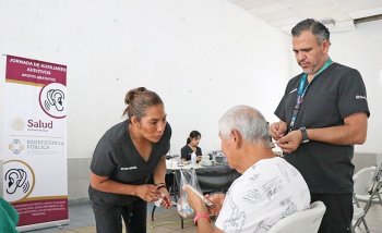 Gobierno de BCS entrega 600 auxiliares auditivos gratuitos a personas con discapacidad