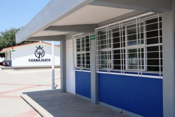 Gobierno estatal invierte 6.1 mdp en mejoras de dos primarias en León
