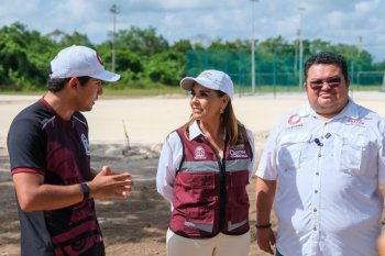 Mara Lezama y José Luis Chacón impulsan nuevas canchas de Fútbol 5 en Cozumel como parte del proyecto Mundial Social 2026