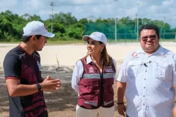 Mara Lezama y José Luis Chacón impulsan nuevas canchas de Fútbol 5 en Cozumel como parte del proyecto Mundial Social 2026