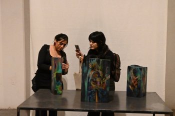 Nanda Calvo inaugura ‘Quimeras’, exposición de pintura en madera en el Museo de la Ciudad
