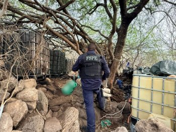 Aseguran toma clandestina y 7 contenedores con hidrocarburo en Uriangato, Guanajuato