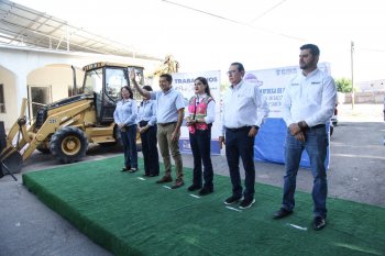 JCAS y JMAS entregan paneles solares y maquinaria para mejorar el suministro de agua en Meoqui