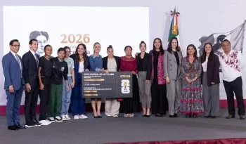 Julieta Venegas y jóvenes del Conservatorio Nacional lanzan versión de 'La niña futbolista'