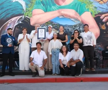 BCS obtiene Récord Guinness por el mural de fútbol más grande del mundo