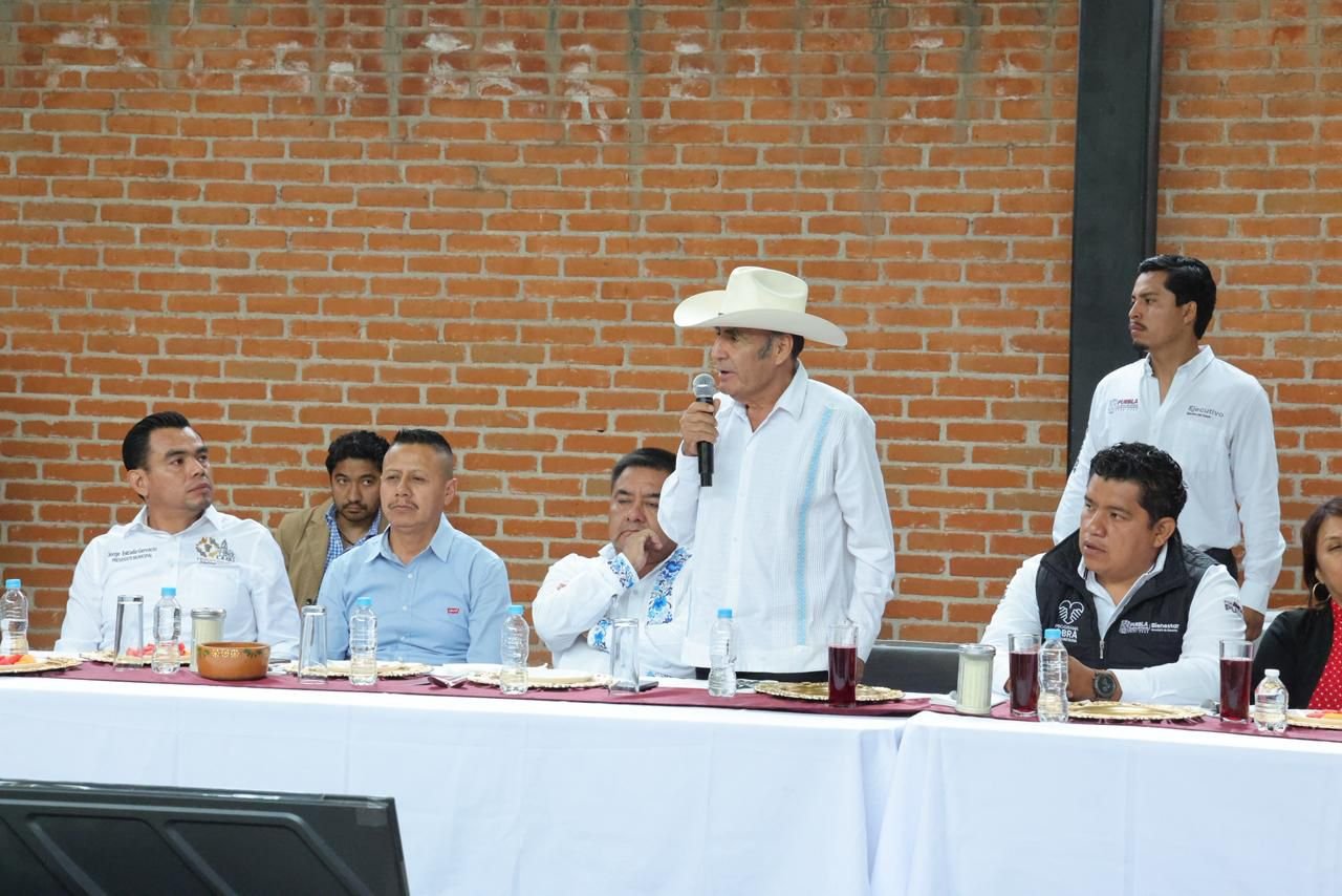 Armenta encabeza Mesa de Paz en Acatlán; llama a romper con viejas prácticas de poder