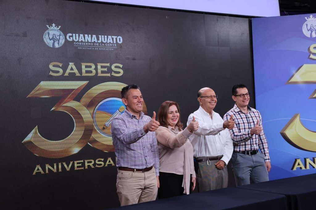 SABES celebra 30 años de pasión educativa en Guanajuato con eventos y reconocimientos