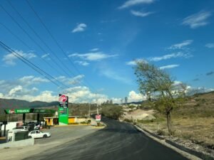 Supervisan rehabilitación de carretera en Chilapa con 98% de avance y 10 mdp de inversión