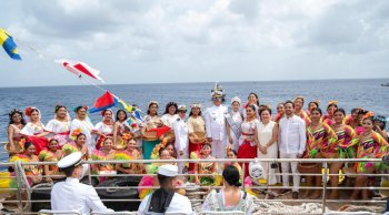 Conmemoran en Cozumel el Día de la Marina Nacional con ceremonia cívica y ofrenda floral en el mar