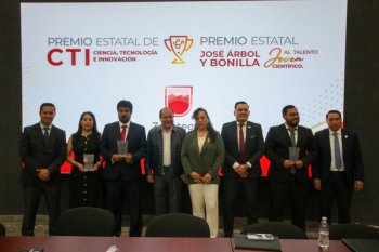 Gobierno de Zacatecas premia a jóvenes científicos con galardones estatales