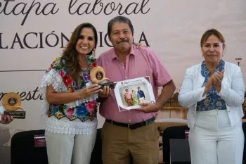 Mara Lezama rinde homenaje histórico a 171 servidores públicos jubilados en Quintana Roo
