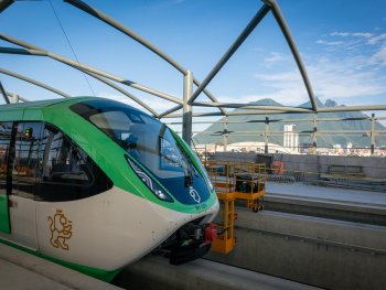 Samuel García recorre Monorriel Línea 6 del Metro; lo califica como un sueño hecho realidad
