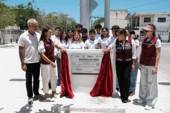 Mara Lezama y Ana Paty Peralta entregan nueva calle Universidad del Caribe en Cancún