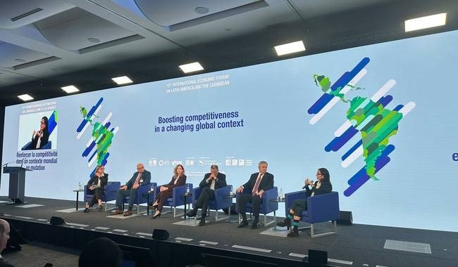 México participa en reunión ministerial de la OCDE en París para impulsar competitividad e inversión