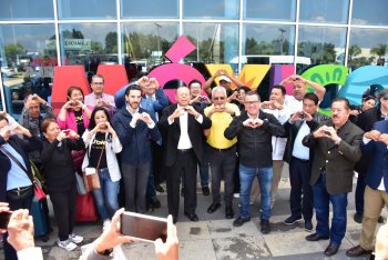 Inauguran ruta aérea directa Newark-Puebla; migrantes reconocen gestión de Armenta