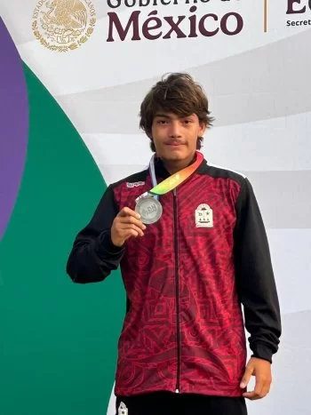 Joven surfista de Quintana Roo gana plata en Olimpiada Nacional CONADE 2026