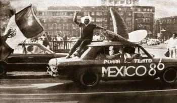 México revive su historia mundialista con exposición de 29 imágenes en Los Pinos