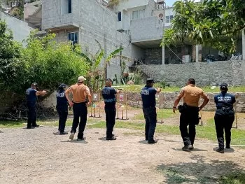 Capacitan a 800 policías auxiliares de Puebla en atención ciudadana y tiro simulado