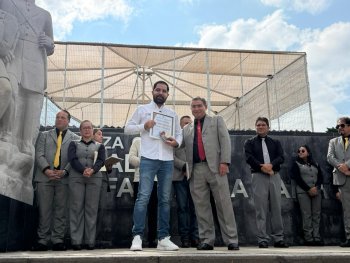Donan paneles solares a escuela de Puebla para fomentar energías renovables