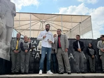Donan paneles solares a escuela de Puebla para fomentar energías renovables