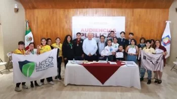 Gobernador de BCS atiende 40 solicitudes ciudadanas en audiencia pública en La Paz