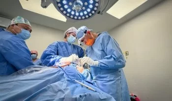 ISSSTE realiza jornada quirúrgica gratuita para corregir labio leporino y paladar hendido en Mérida