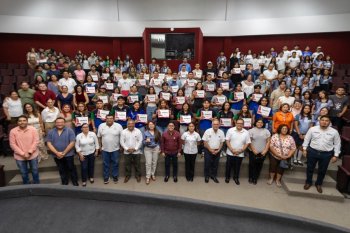 COQHCYT entrega estímulos a 111 jóvenes del Programa Delfín 2026 en Quintana Roo
