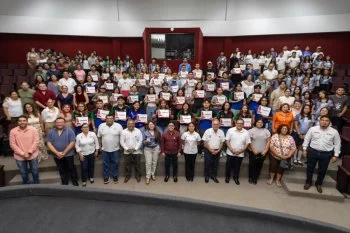 COQHCYT entrega estímulos a 111 jóvenes del Programa Delfín 2026 en Quintana Roo