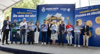 Guanajuato premia a 298 contribuyentes cumplidos con autos y cheques de hasta 200 mil pesos