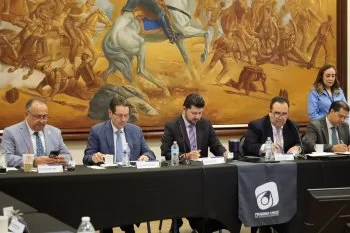 Junta Directiva de Pensiones Civiles aprueba regularización de viviendas y estudio de reforma constitucional