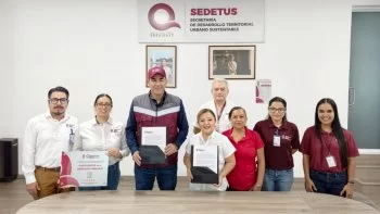 SABGOB entrega distintivos de Excelencia en el Servicio Público a SEDETUS y UNICARIBE