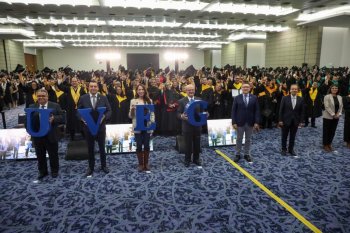 UVEG realiza por primera vez su ceremonia de egreso fuera de Guanajuato; gobernadora destaca su alcance nacional