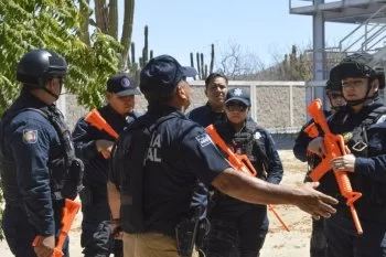 Capacita SSPE a 40 policías estatales en detención y conducción de personas
