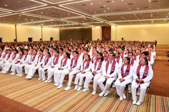 USEP gradúa a 375 profesionales de la salud en Puebla; fortalecen humanismo y educación