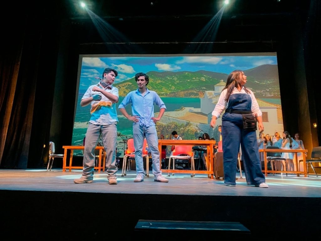 Más de 55 jóvenes presentarán Mamma Mia! en el Teatro del Bicentenario gracias a alianza cultural