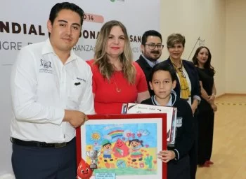 Premian a ganadores del concurso infantil de dibujo sobre donación de sangre en Zacatecas