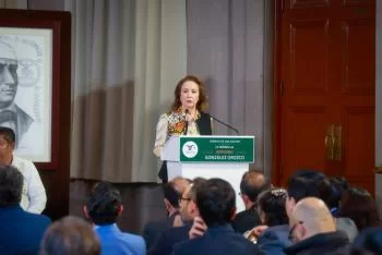  Magistrada destaca vínculo entre creación plástica y normas jurídicas en inauguración de muestra