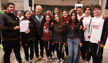 Gobernador de BCS reconoce a estudiantes destacados en deporte y academia