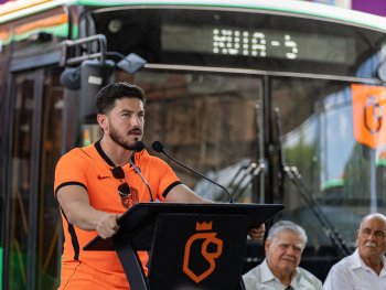 Gobierno de Nuevo León entrega 30 nuevas unidades para rutas 5 y 405 en el sur de Monterrey