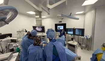 ISSSTE realiza jornada de urología y cirugía robótica en Torreón; beneficia a 34 pacientes