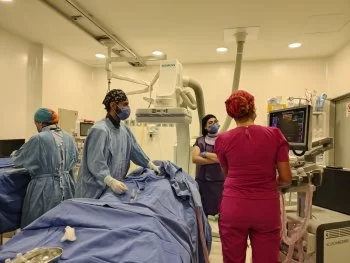 ISSSTE realiza primer implante valvular aórtico mínimamente invasivo en Jalisco