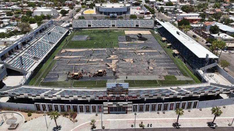 Gobierno de BCS supervisa renovación del Estadio Guaycura; reutilizará césped en el Maracaná