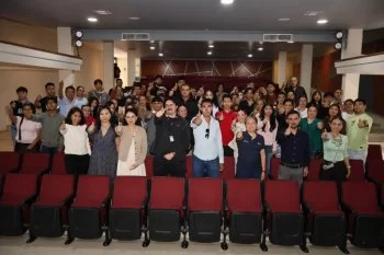 SABES y La Salle Bajío otorgan becas del 100% a 25 egresados para estudios superiores