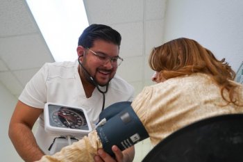 MediChihuahua otorga más de 160 mil atenciones a menores de 15 años en 2026