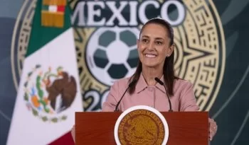Sheinbaum entrega 520 boletos del Mundial 2026 a ganadores del Mundial Social; funcionarios quedan fuera