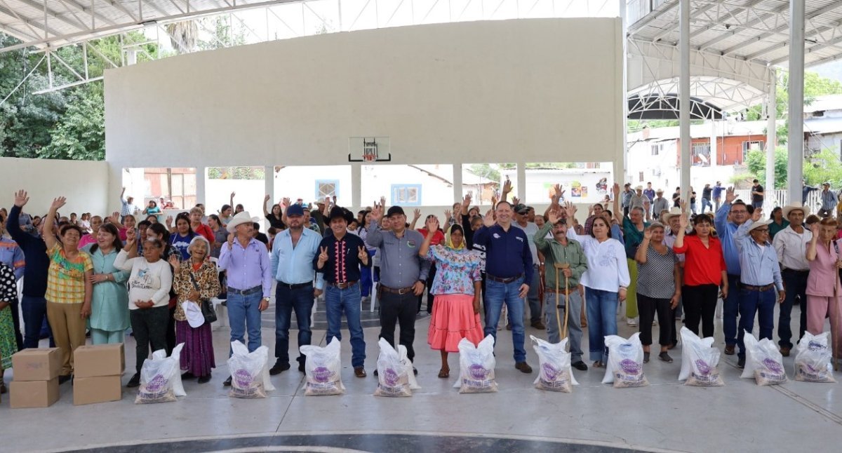 Entregan 197 paquetes alimentarios del programa NutriChihuahua en Uruachi