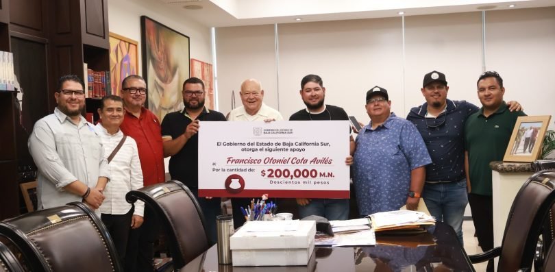 Gobierno de BCS entrega 200 mil pesos a cooperativa turística de El Sargento